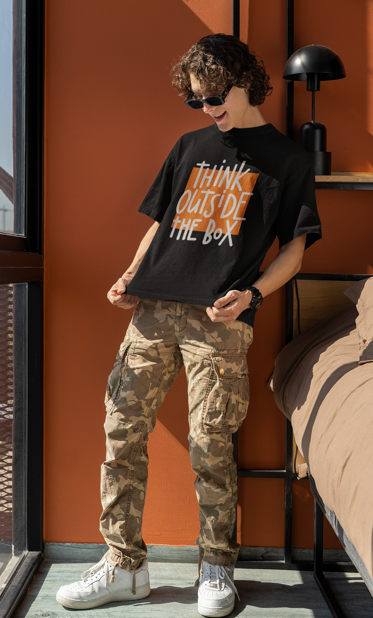 Think outside the box- Oversized T-shirt BLACK