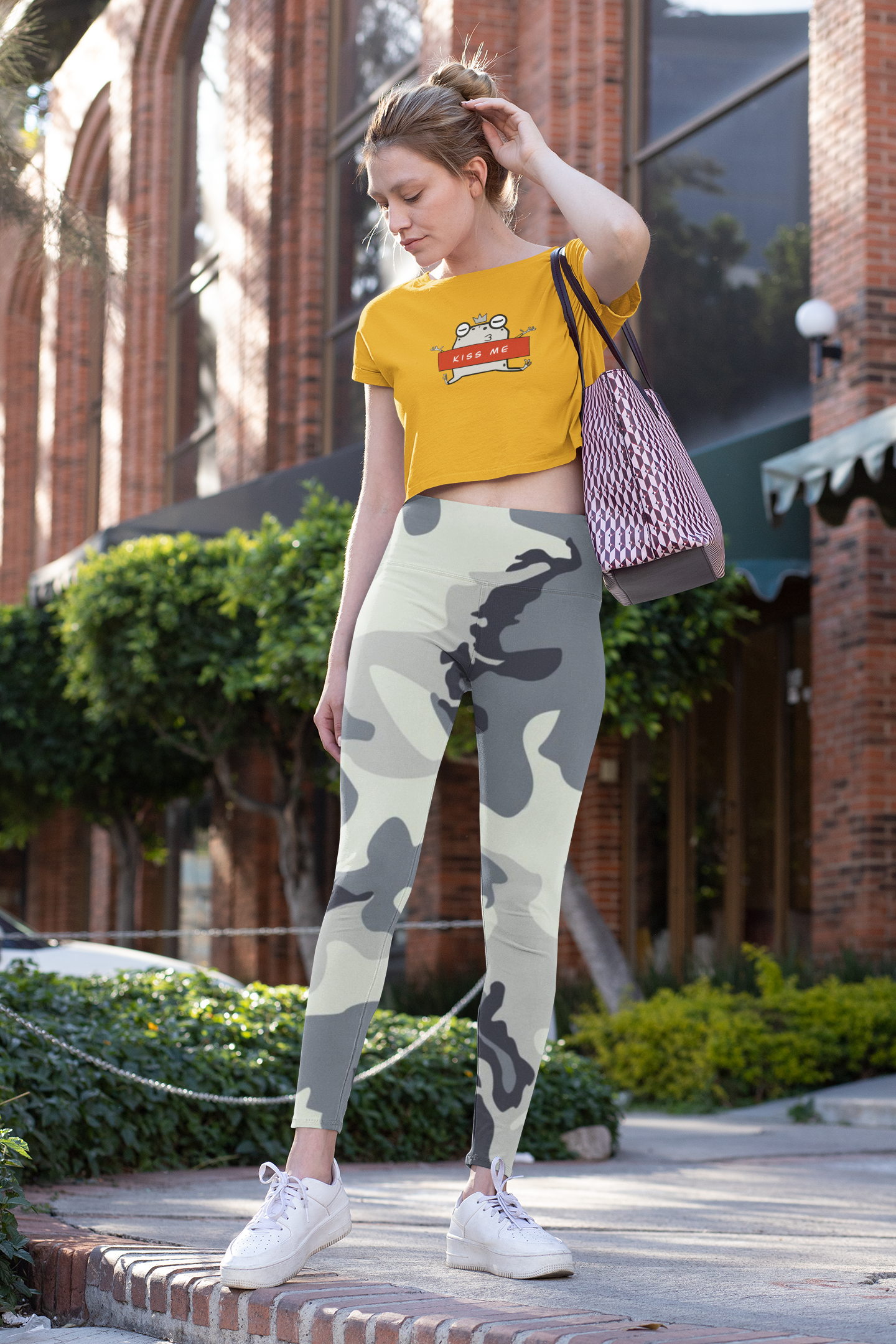 " KISS ME " - HALF-SLEEVE CROP TOPS YELLOW