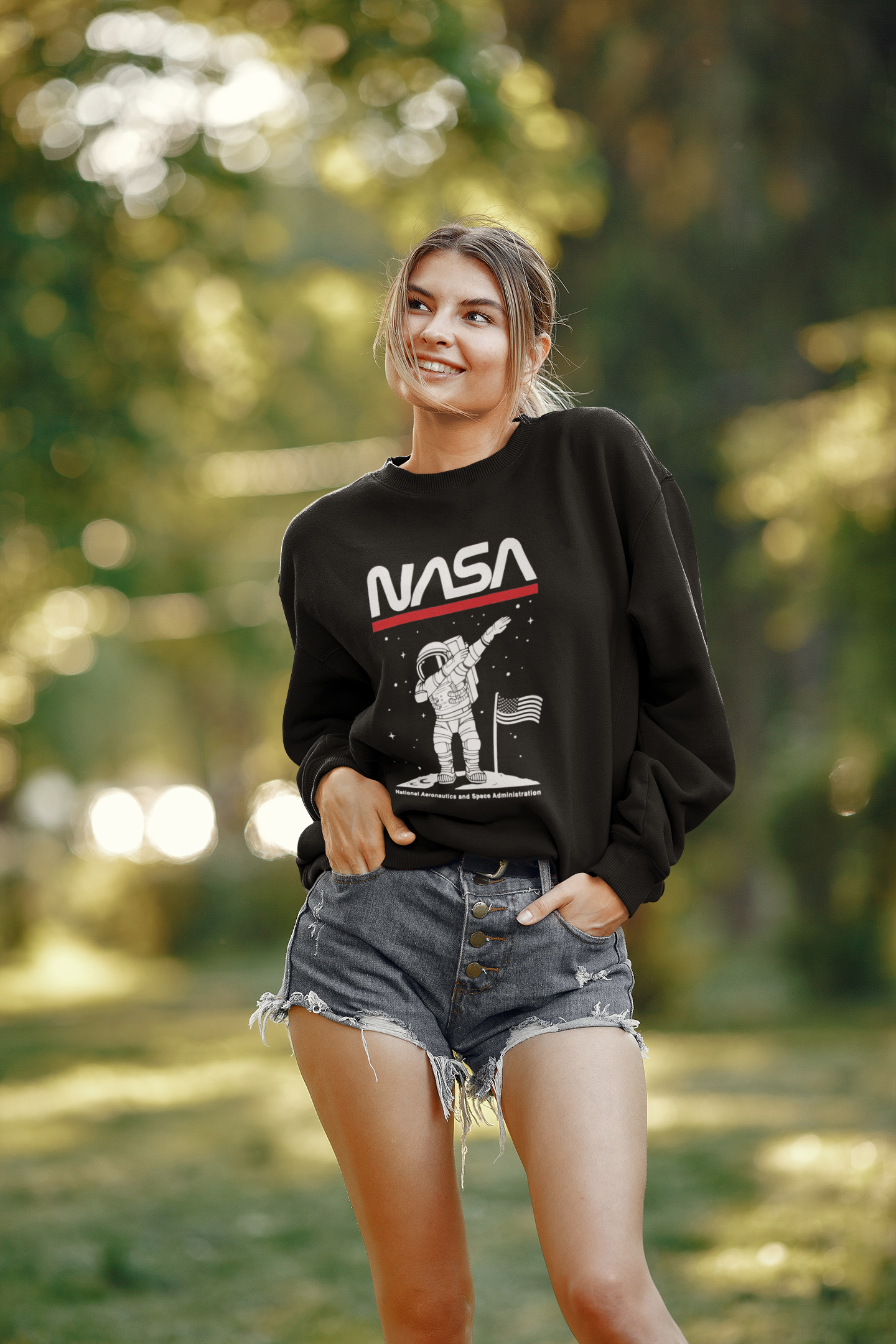 NASA Astronaut Dab: ALIEN & SPACE Unisex Winter Sweatshirts BLACK