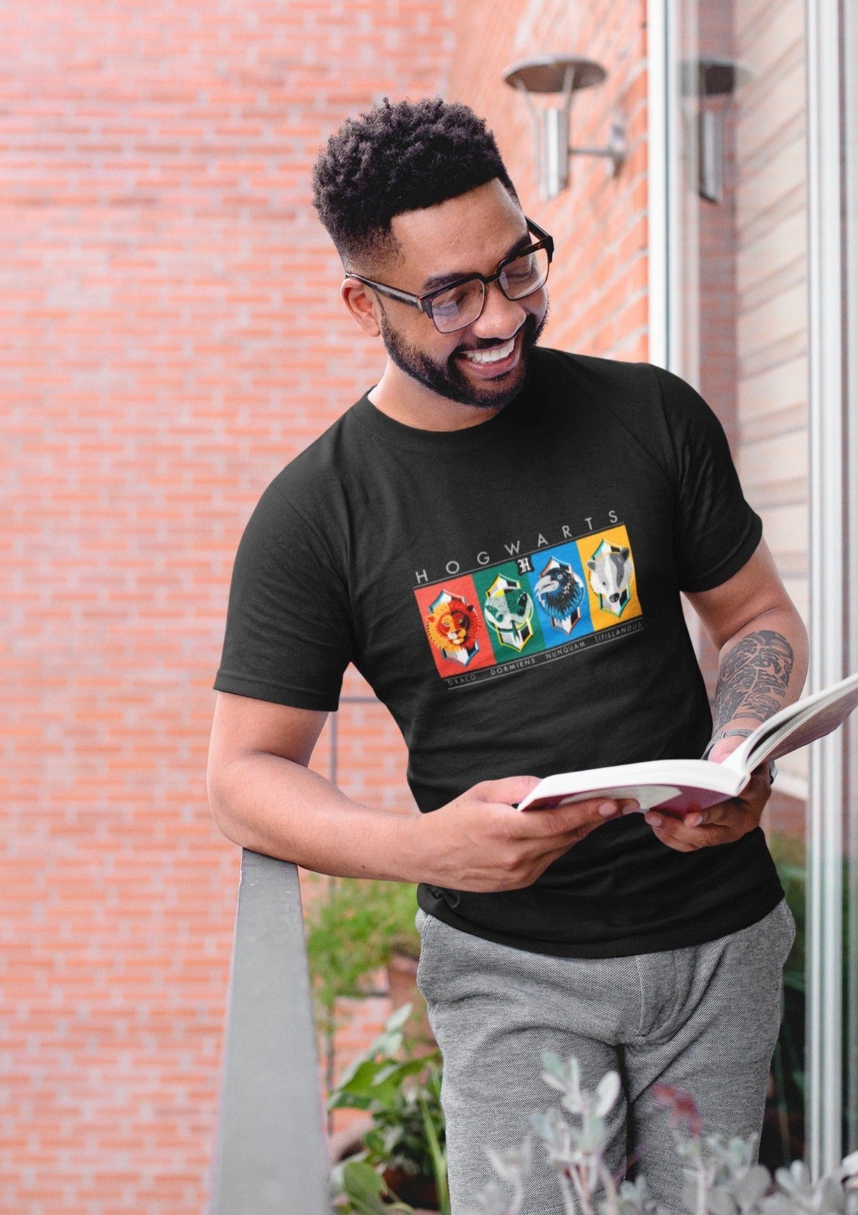 HOGWART'S HOUSE Unisex Regular Fit T-shirt